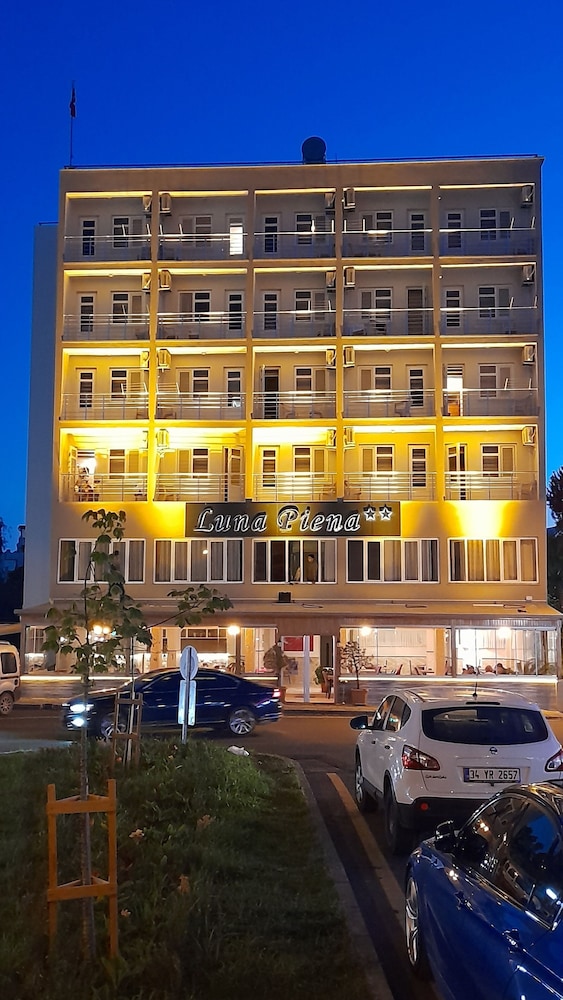 luna piena hotel