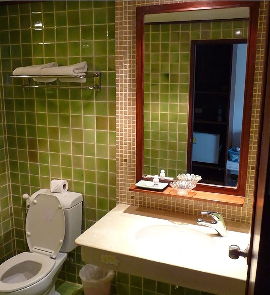 lomtalay chalet resort