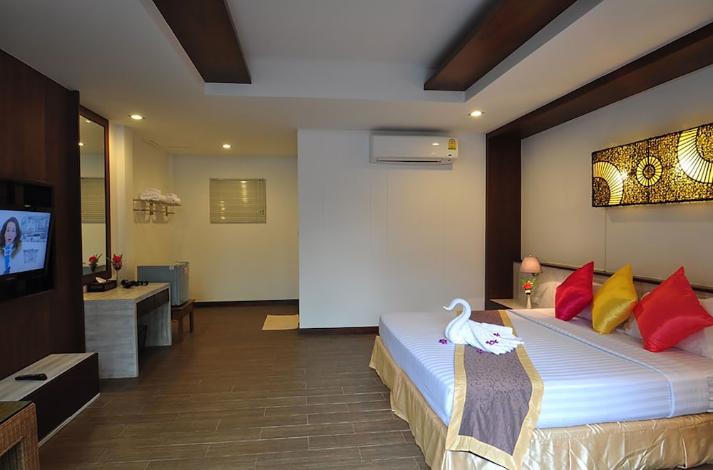 lomtalay chalet resort