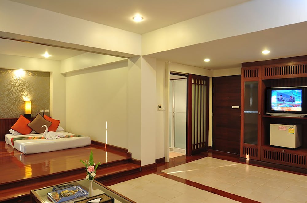 lomtalay chalet resort