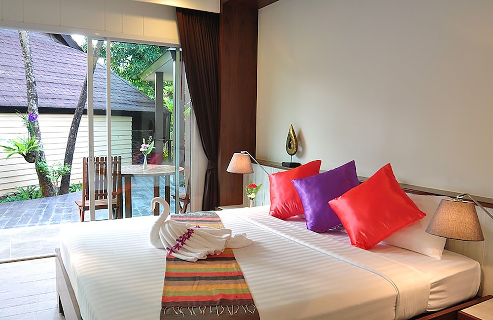 lomtalay chalet resort