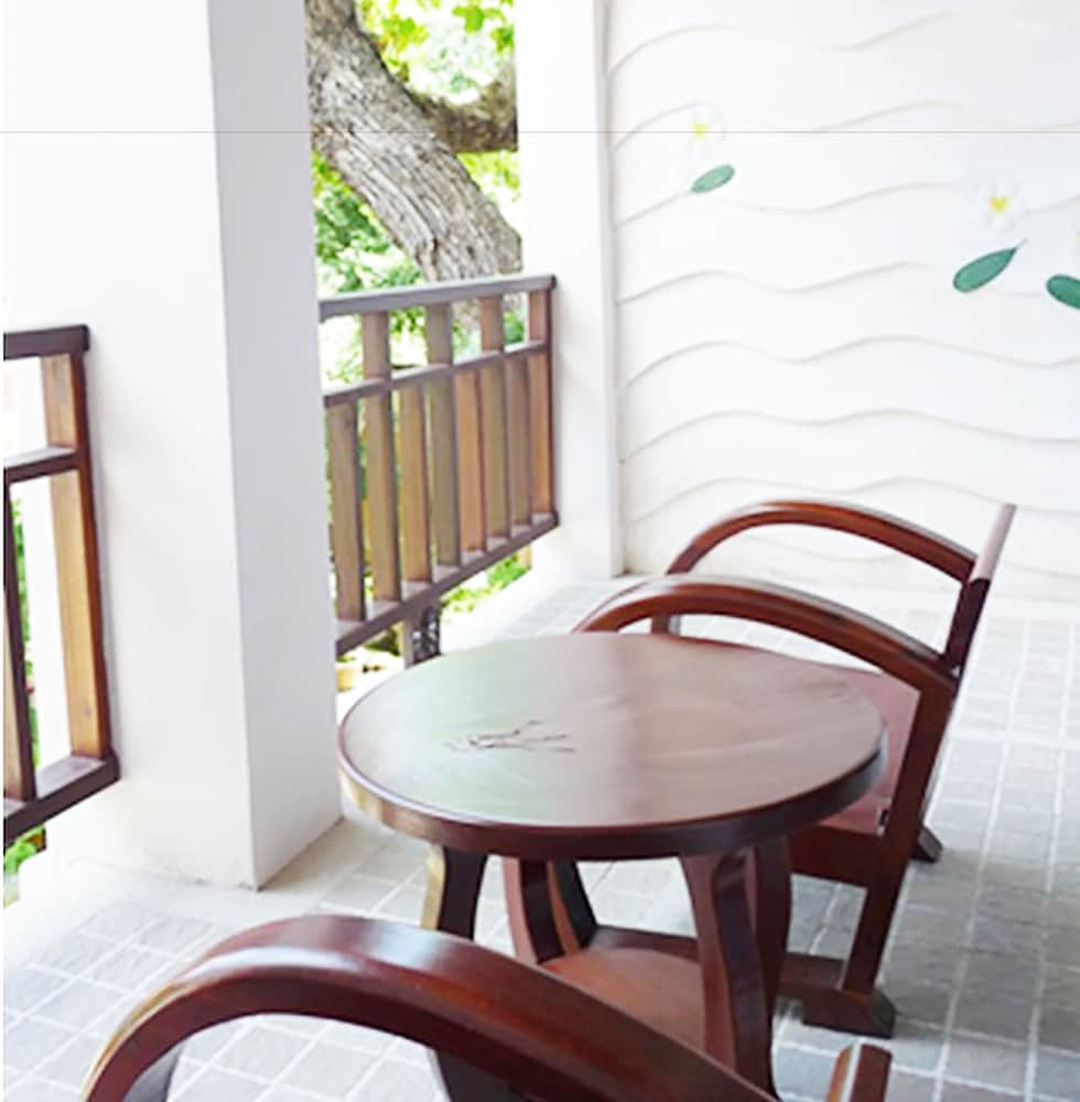 lomtalay chalet resort
