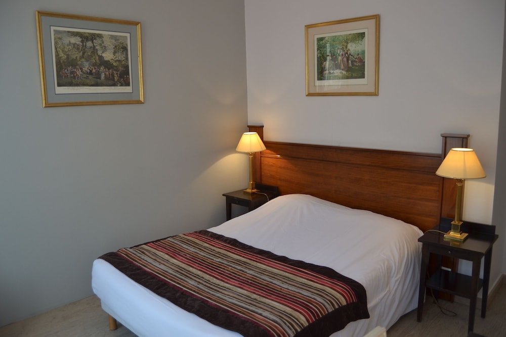 Brit Hotel Les Comtes De Champagne Centre Historique,Troyes>>Aube,2 star