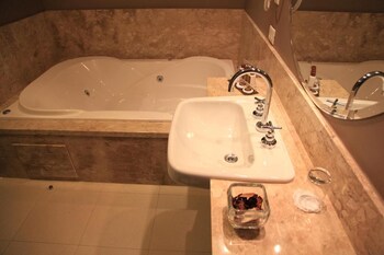 laghetto villa moura