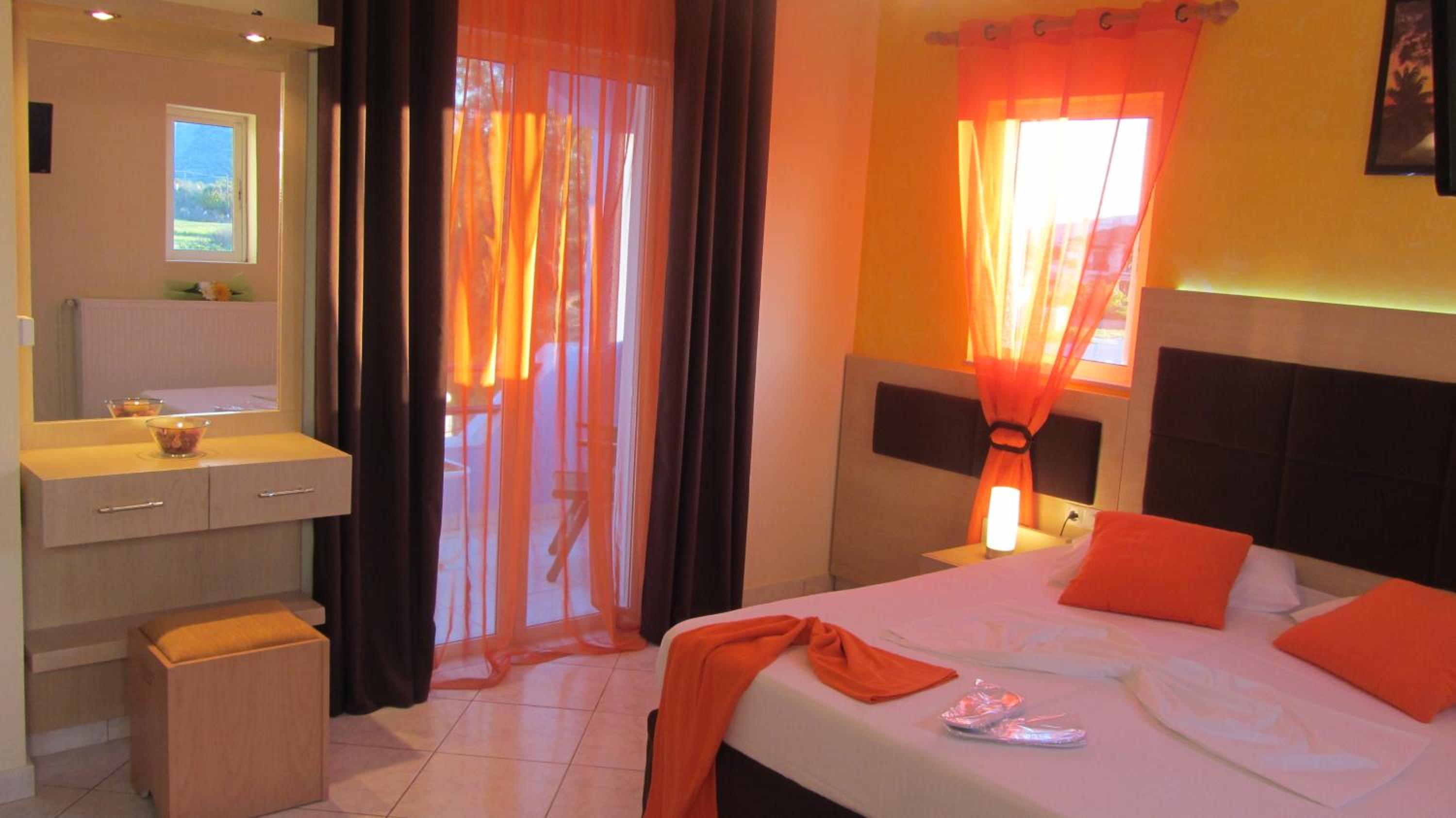 Shine Studios,Lesbos>>Kalloni,2 star