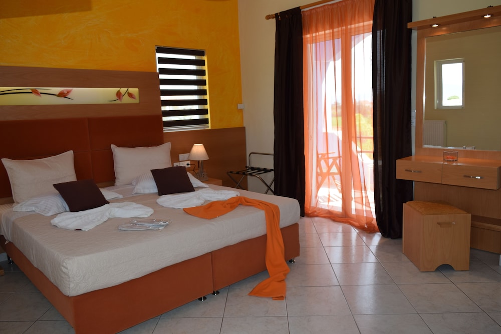 Shine Studios,Lesbos>>Kalloni,2 star
