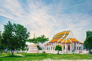 kroque boutique and bistro