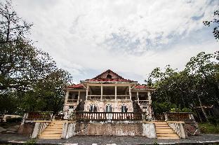 kroque boutique and bistro