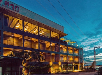 kroque boutique and bistro