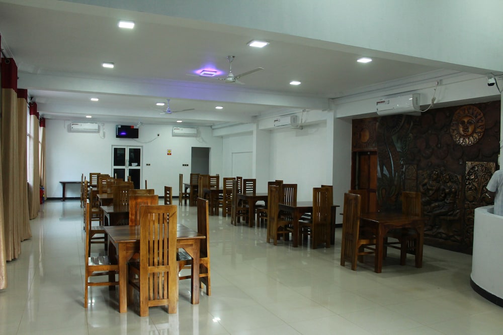 ananthi hotels