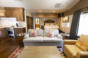 Sterling Studio Hotel Room By Redawning,7700 Stein Way,4 star
