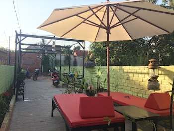 relax resort angkor villa