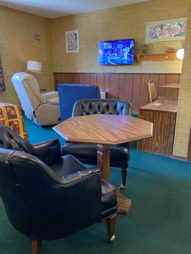burr oak motel