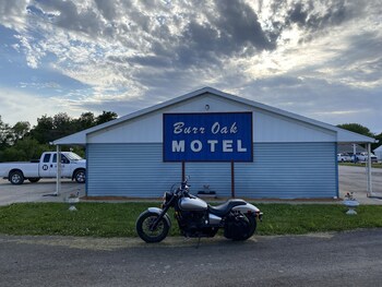 burr oak motel