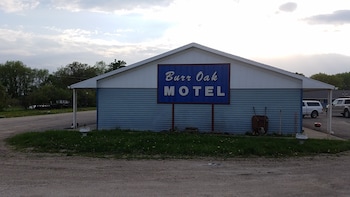 burr oak motel