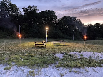 burr oak motel