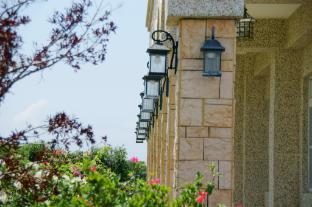 summer moonlight vacation house