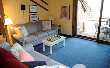 Seven Springs 2 Br Loft Condo, Private Deck By Redawning,9B5 Mountain Villas Drive,3 star