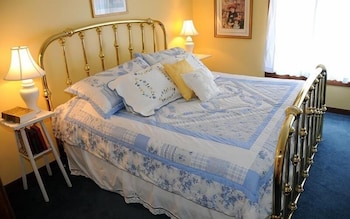 Seven Springs 2 Br Loft Condo, Private Deck By Redawning,9B5 Mountain Villas Drive,3 star