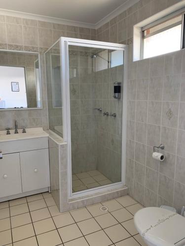 The Oaks Hotel Motel,Albion Park Rail>>Albion Park,3 star
