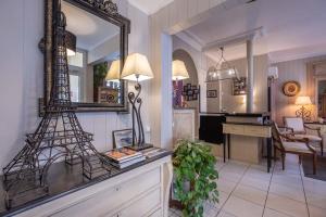 Hotel De L'avre,21, Rue De L'avre,3 star