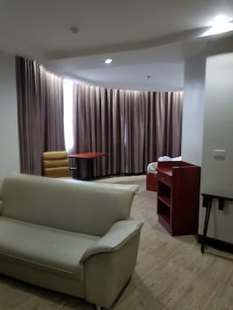 cherry midtown hotel