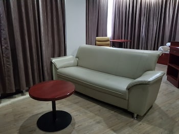 cherry midtown hotel