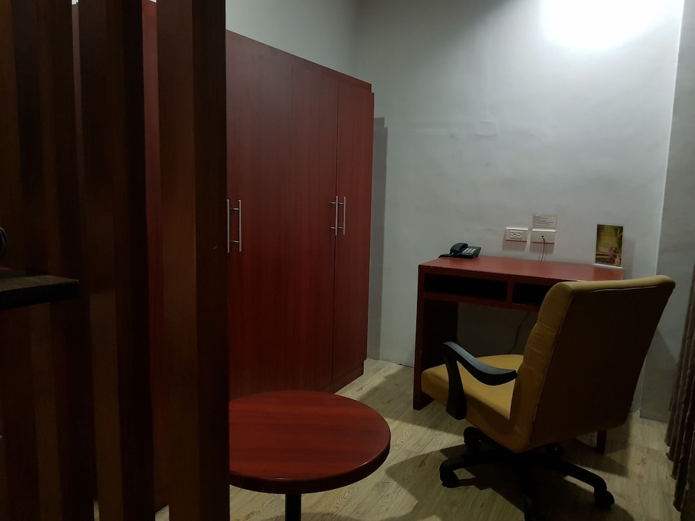 cherry midtown hotel