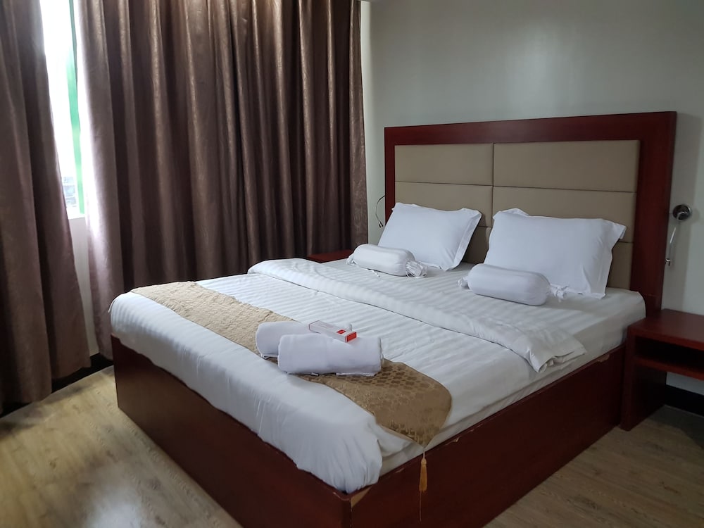 cherry midtown hotel