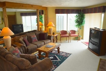 Seven Springs 3 Br Condo, Mountain Views! By Redawning,,3 star