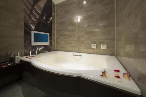 hotel in the green adults only