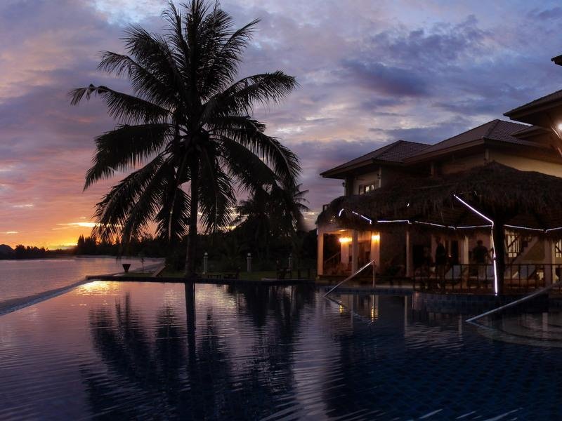 Sara Beachfront Boutique Resort,Bang Son>>Ban Pak Khlong,4 star