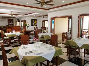 sara beachfront boutique resort