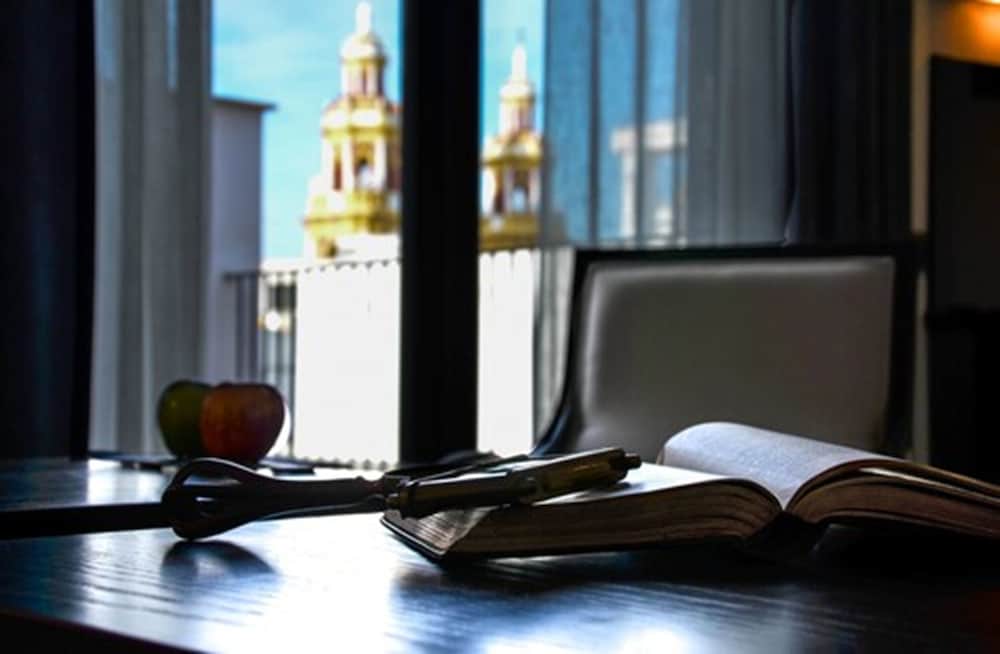 aguilas5 sevillasuites