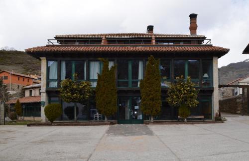 hotel posada fuentes carrionas