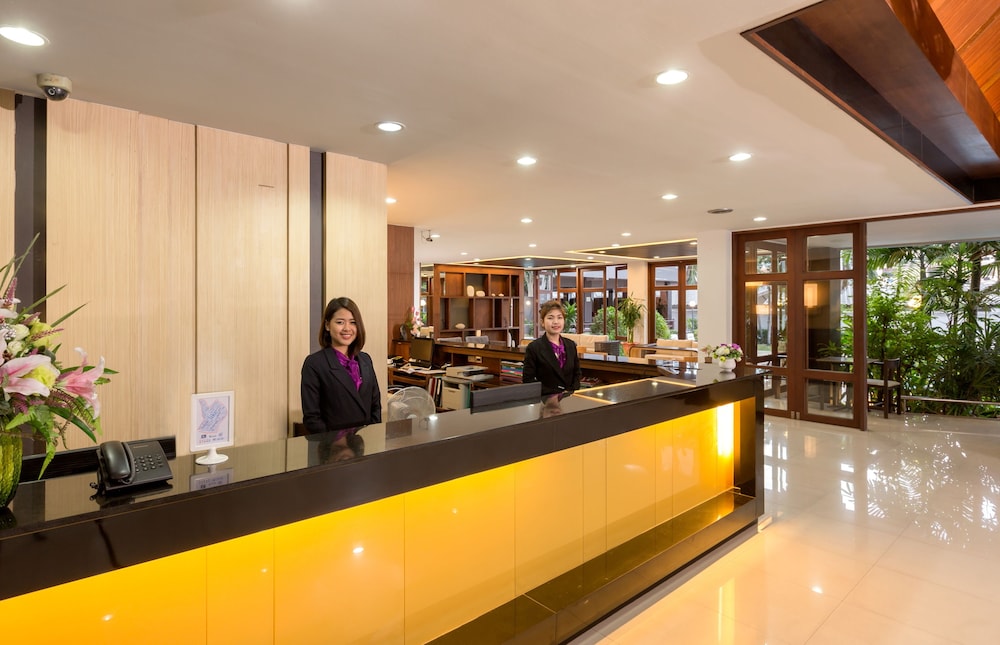 the holiday resort pattaya