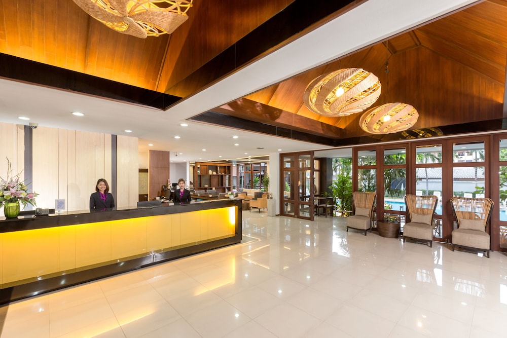 the holiday resort pattaya