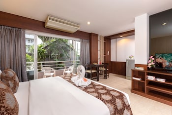 the holiday resort pattaya