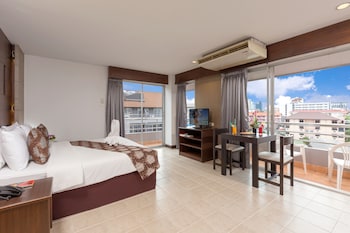 the holiday resort pattaya