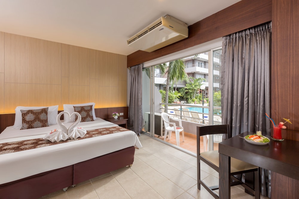 the holiday resort pattaya
