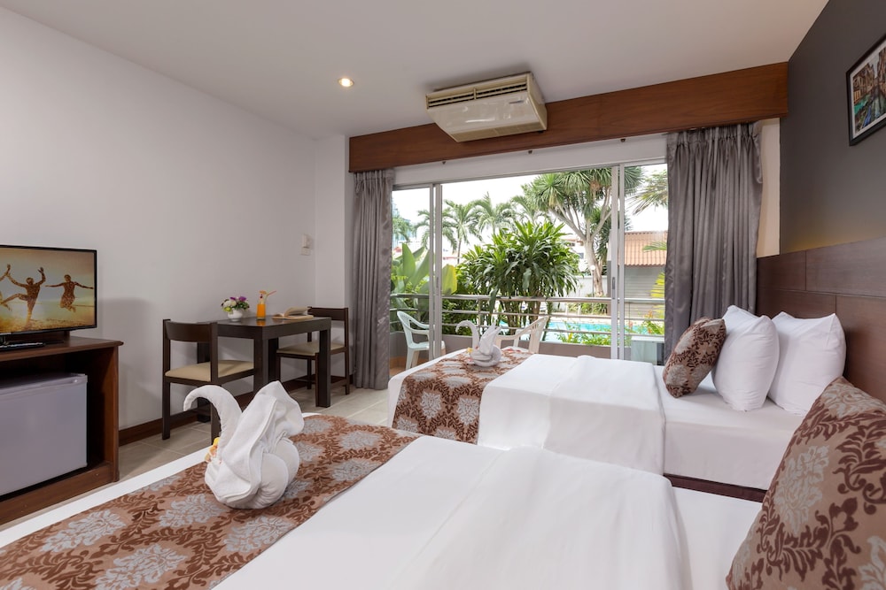the holiday resort pattaya