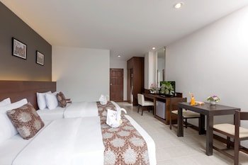 the holiday resort pattaya