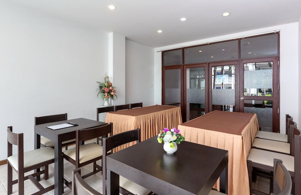 the holiday resort pattaya