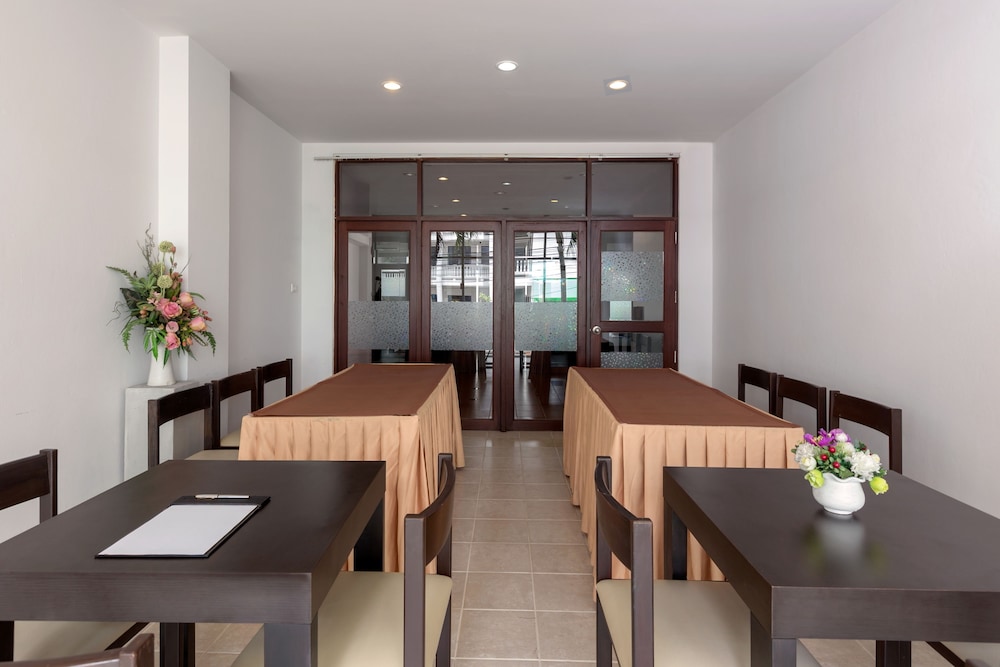 the holiday resort pattaya