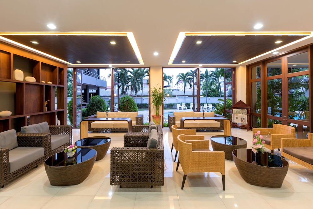 the holiday resort pattaya