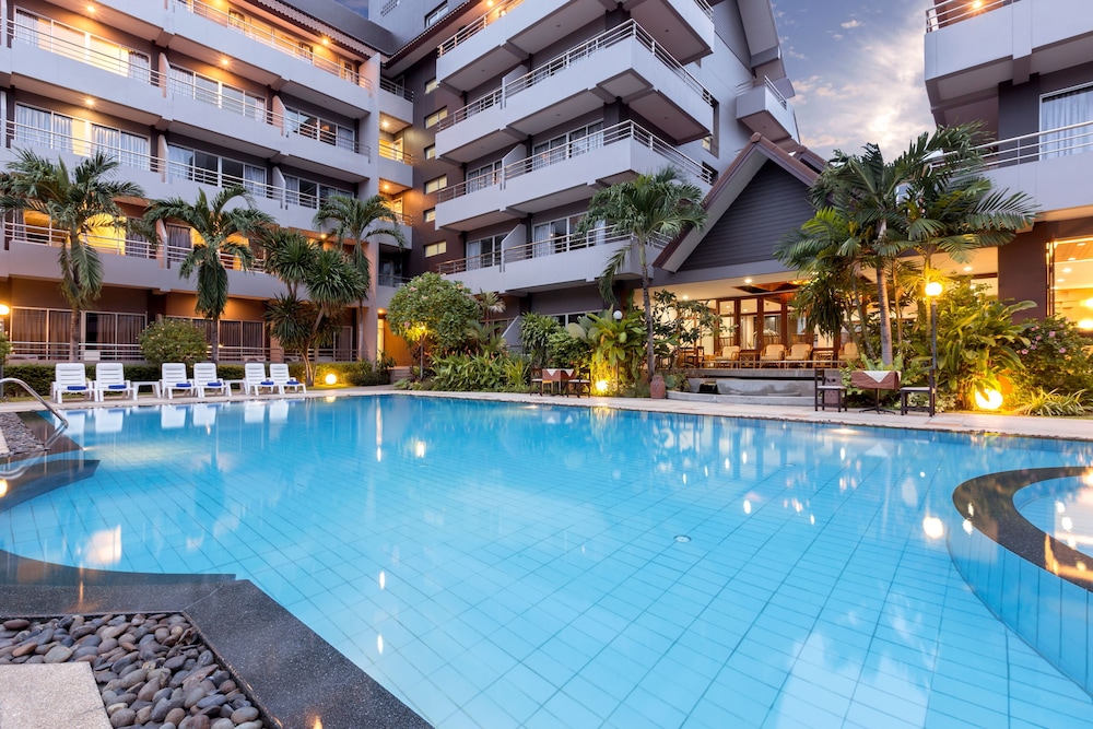 the holiday resort pattaya