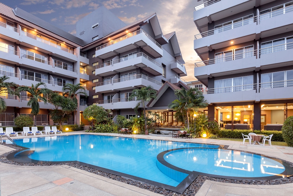 the holiday resort pattaya