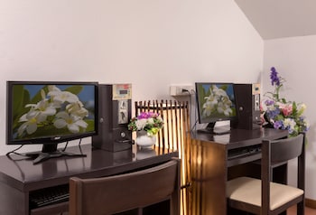 the holiday resort pattaya