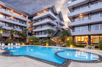 the holiday resort pattaya