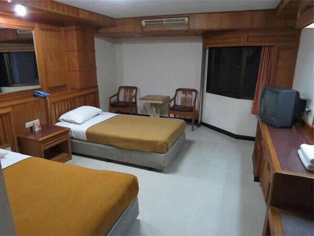 aa pattaya residence